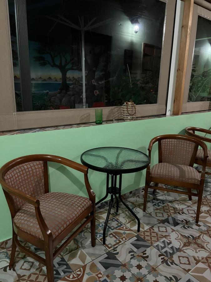 Zouglas App Guesthouse Limassol Bagian luar foto