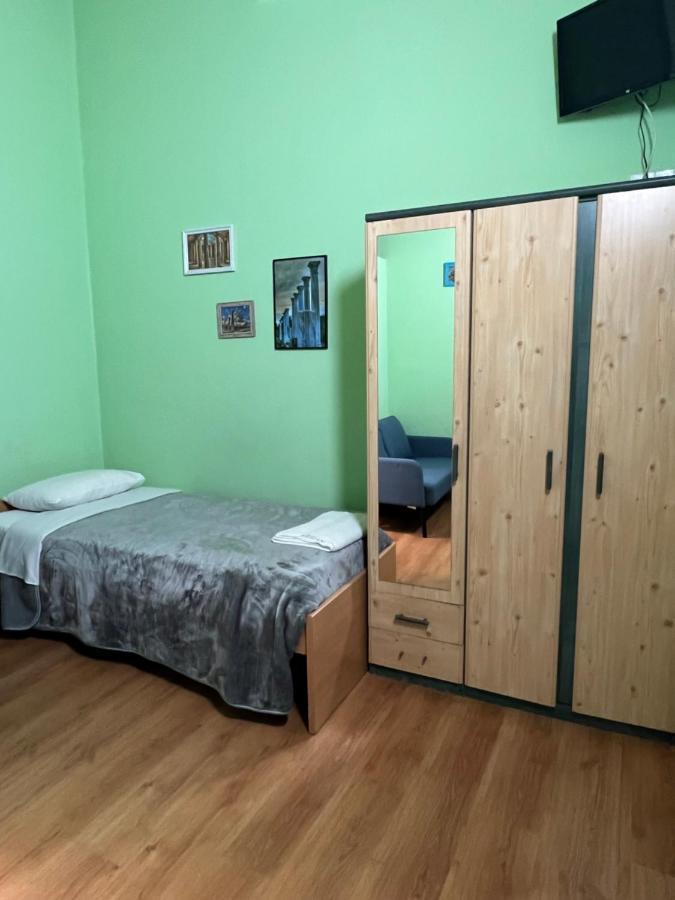 Zouglas App Guesthouse Limassol Bagian luar foto