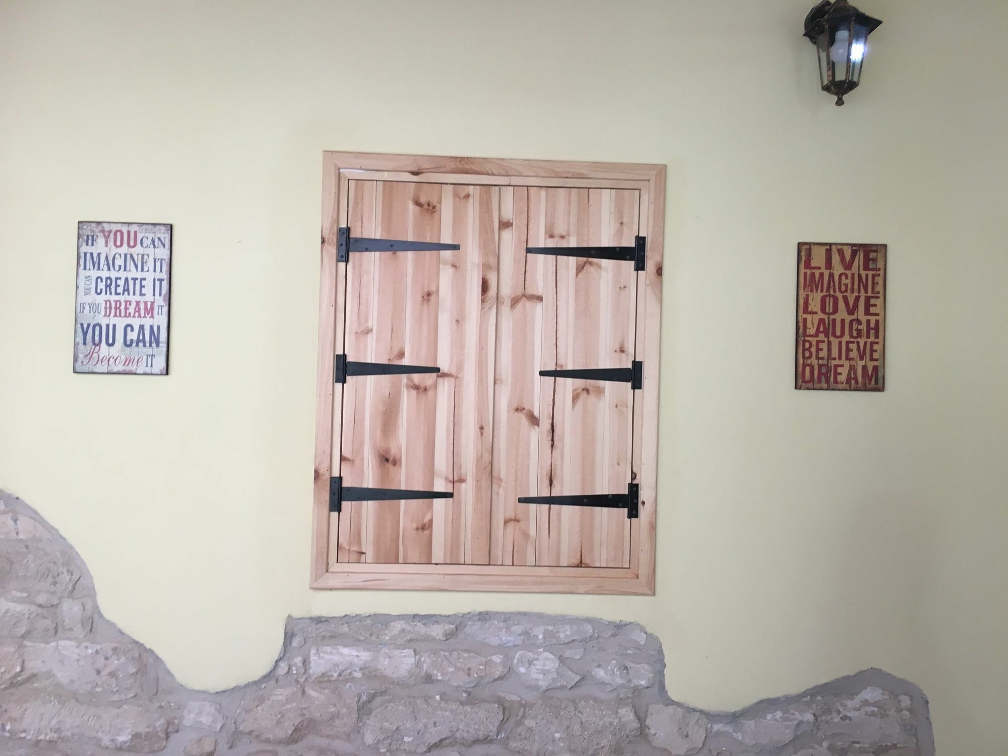 Zouglas App Guesthouse Limassol Bagian luar foto