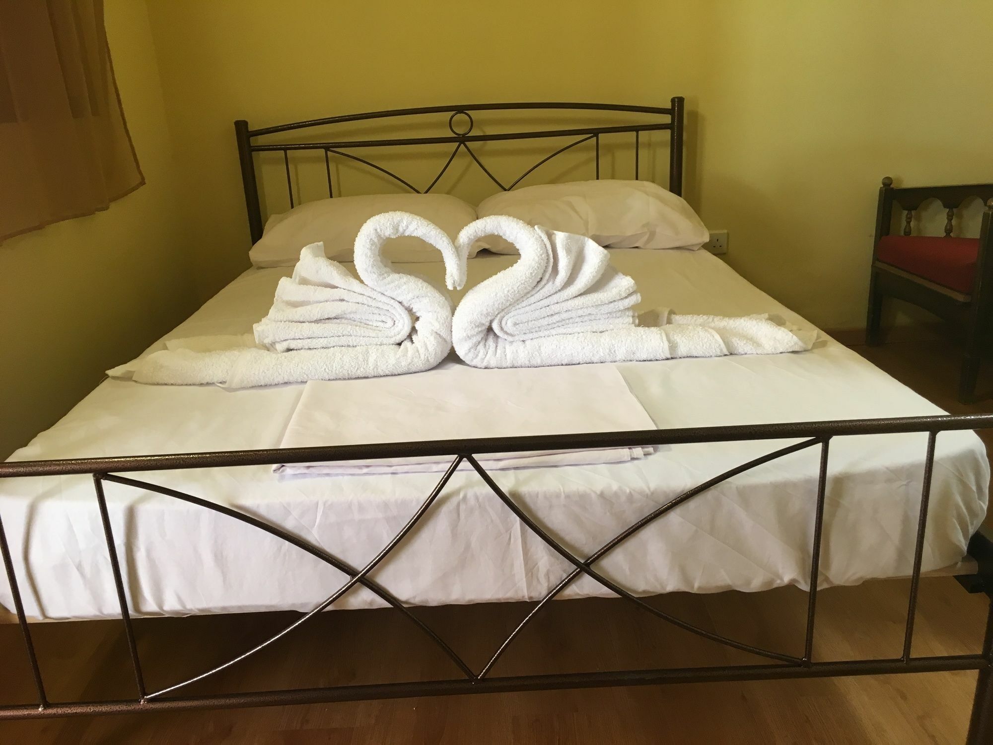 Zouglas App Guesthouse Limassol Bagian luar foto